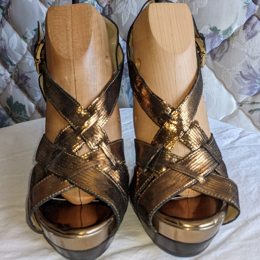 Michael Kors gold platform shoe size 7 1/2
